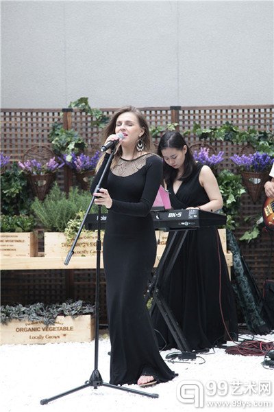 现场表演