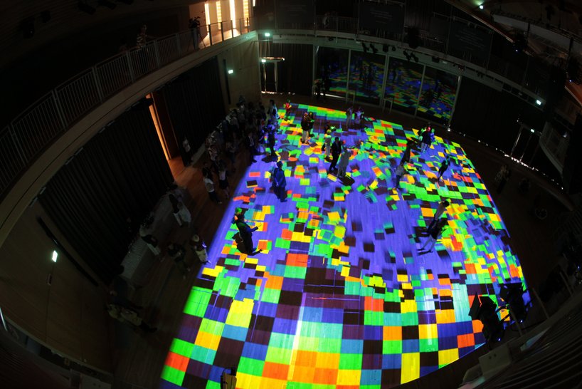米兰虚拟现实的互动地毯