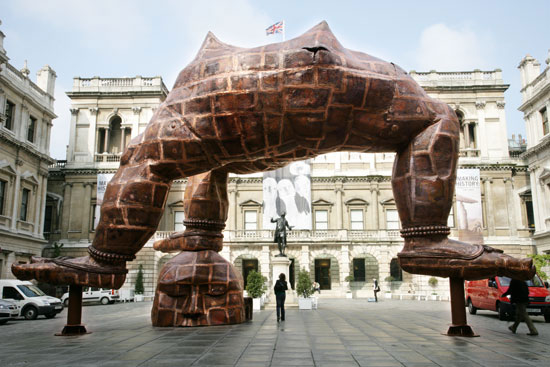 三腿佛，2007年，钢和铜 