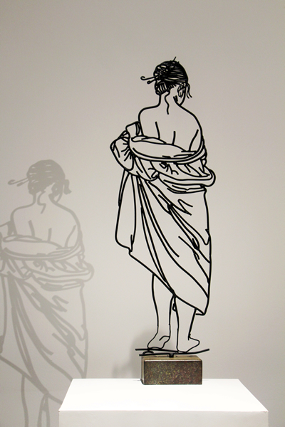 《投影系列2015_1》2015 年68cm×24cm×8cm  材料：铁 、底座铜