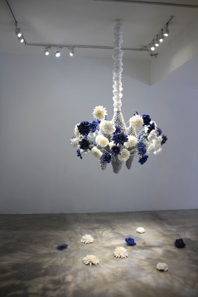 佩塔．科因(Petah Coyne)《哈金》(Untitled #1421)。图/非池中艺术网。