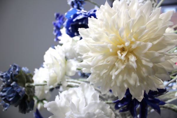 佩塔．科因(Petah Coyne)《哈金》(Untitled #1421)。图/非池中艺术网。