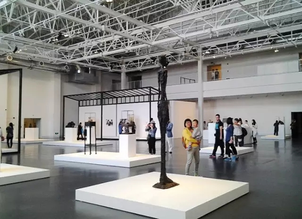 贾科梅蒂作品在余德耀美术馆展览现场 图片源自网络