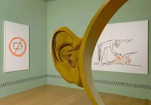 卡米耶·昂罗（Camille Henrot）《Hello & Thank you》2015年 图片源自网络