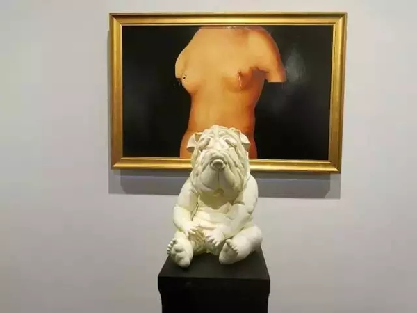 吴笛《嗨，妈妈！》在展览现场 图片源自网络