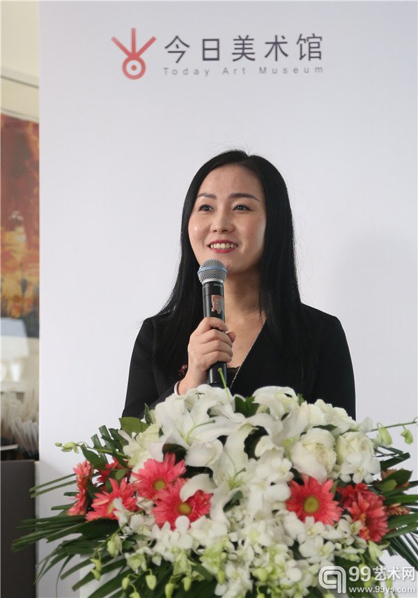 今日美术馆理事会员总监、东方艺术大家助理出品人 严虹