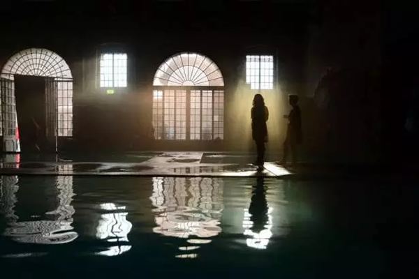 《交叉潮；图瓦卢馆》，黄瑞芳，2015。图片来源于网络