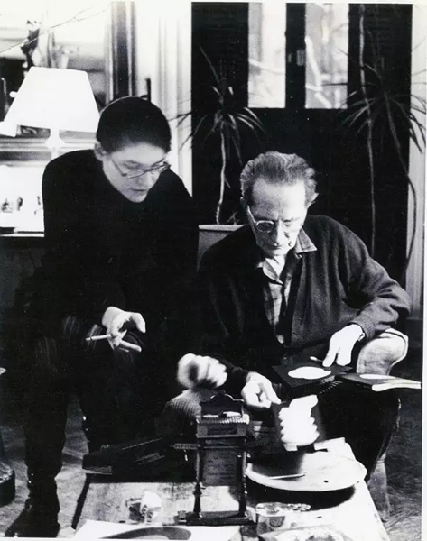 艾莉森·诺尔斯和杜尚，纽约，1967。图片来自网络