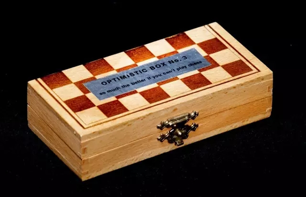  罗伯特·费里欧，《乐观盒 - 你不懂下棋就更好了（别模仿马塞尔·杜尚）[Optimistic Box #3 - So much the better if you can
