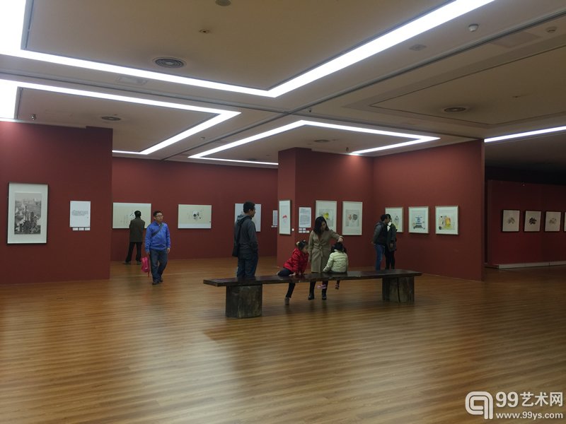 2017年3月5日下午三点，“逸香盈素--2017青年女性艺术家作品展”在炎黄艺术馆举行了开幕式