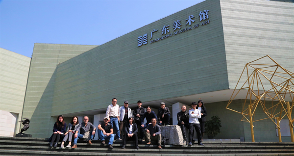王绍强馆长与学术团队合影