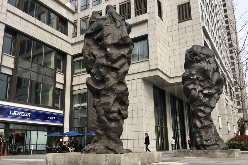 隋建国  盲人肖像 高5米×2    铸铜