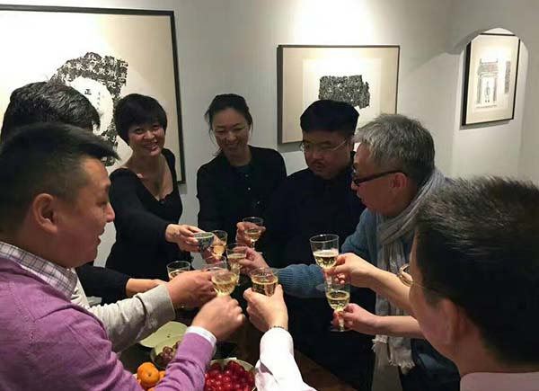 黄剑与友人