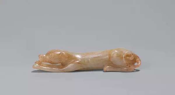 宋    青白玉细犬