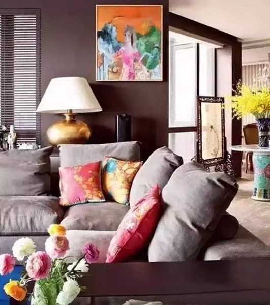 任小林的《三联图之一美人图》