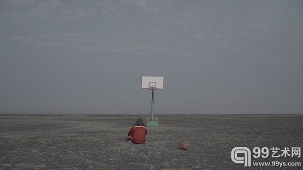 刘雨佳《黑色海洋》,单频电影,彩色,有声,38’35”,2016