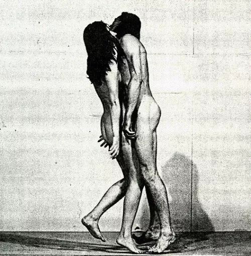 《空间中关系》 (Relation in Space)，1977