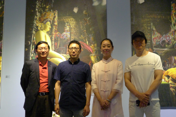 国家特聘专家博士徐文强（左1）艺术云朵创始人靳军（左2）北京生态设计与绿色制造促进会常务副会长刘杰（左3）艺术家李光林（右1）
