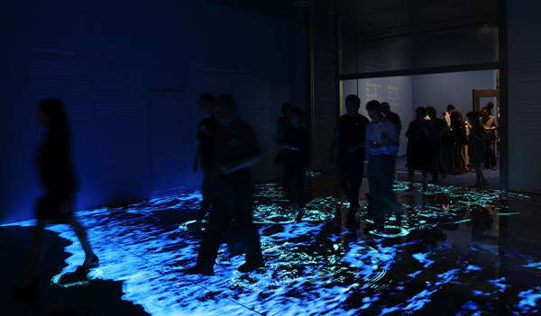 “奇迹”展厅入口LED地面效果
