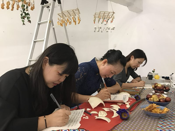 傅寅羿 张宏芳 刘婧 参家开幕前想象非洲的