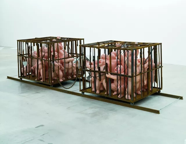 2007.9.11，170×127×120cm×2，钢、铁、木、石、玻璃钢等