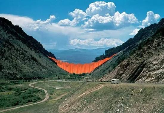 Christo and Jeanne-Claude，Valley Curtain 1972