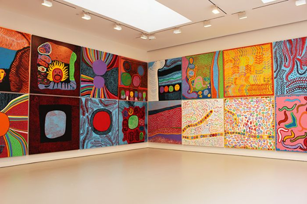 纽约东第69大街的david zwirner画廊也在展示她的大型绘画作品