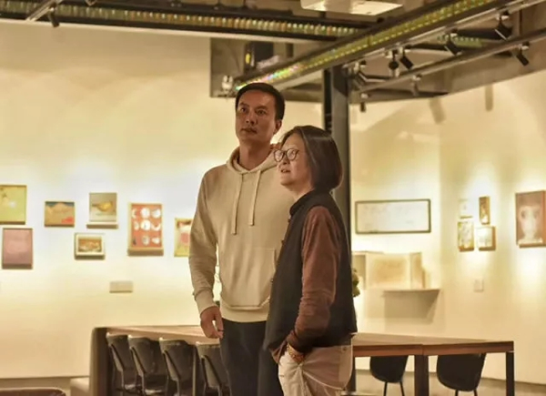 李泉与唐蕾在展览现场