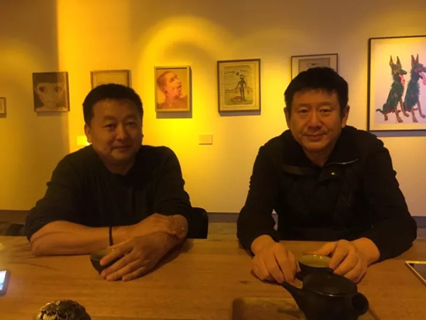 牟恒与周春芽在展览现场