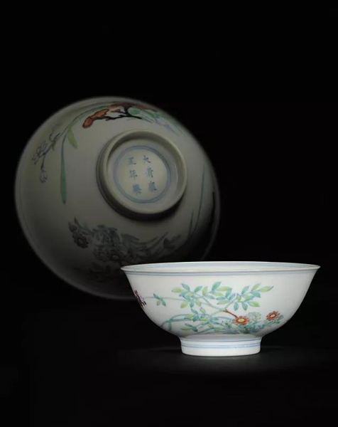 清雍正 斗彩水仙灵芝纹碗