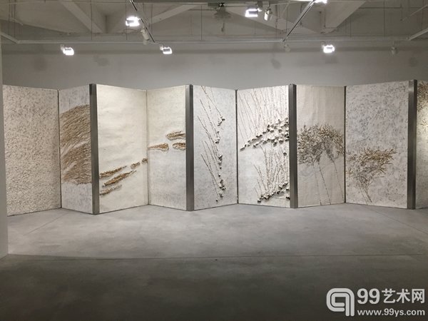 施慧《本草纲目》 250×120cm×9 纸浆、综合材料 2012