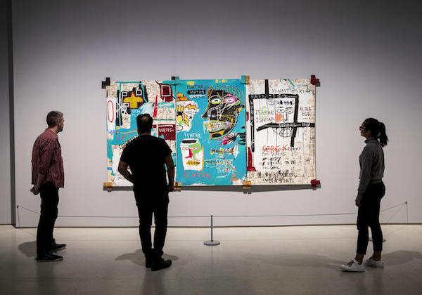 伦敦巴比肯中心（Barbican Centre）的“巴斯奎特：真正的轰动”（“Basquiat: Boom for Real”），图片来巴比肯中心网站