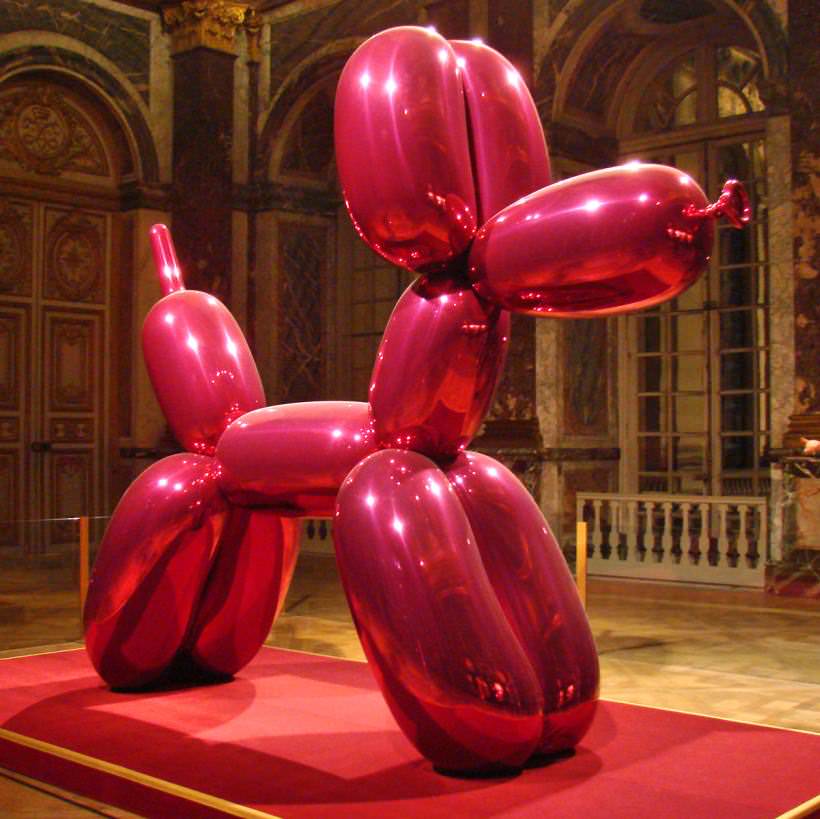 杰夫•昆斯作品《气球狗(Balloon Dog) 》。图/ photo by Jean-Pierre Dalbéra，flickr，by CC