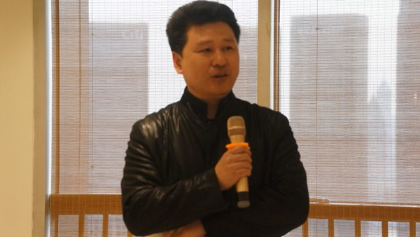 中国美协会员、全国公安文联副主席、全国公安美协副主席、中国画创作研究中心副主席、中国海洋画研究院副院长李冬