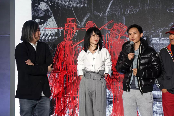 从左至右：艺术家杨福东、知名演员谭卓、知名演员吕聿来