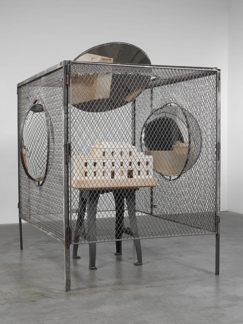 路易丝‧布尔乔亚《Cell (Choisy II)》，豪瑟沃斯画廊代理。图/取自Art Basel。