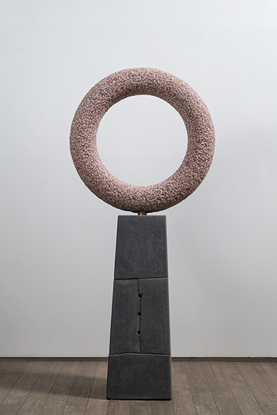 黎志文 Lai Chi man, 圆方 Circle and Square , 花岗岩 Granite, DIA.74x14 cm,2017