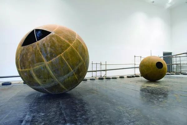 隋建国《运动的张力》