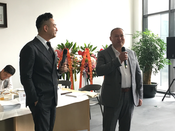 中国当代陶瓷艺术抽象表现主义大师朱振洪