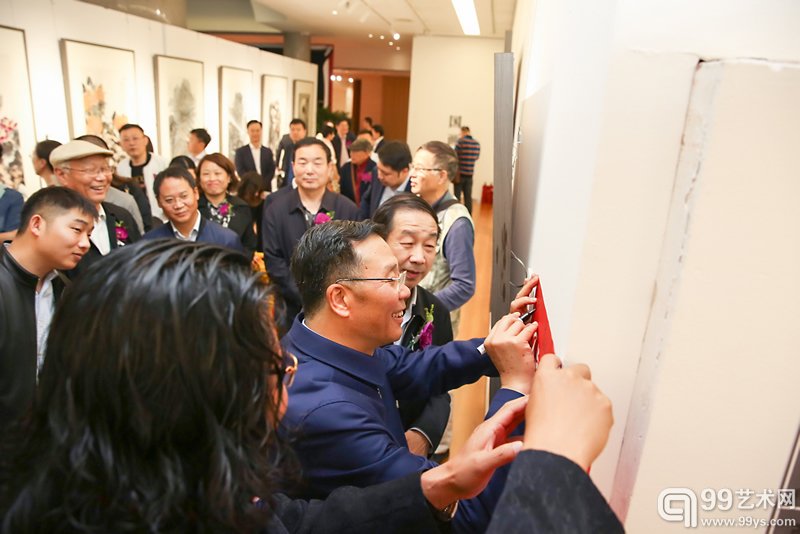 不忘初心——全国书画名家作品邀请展嘉宾观展