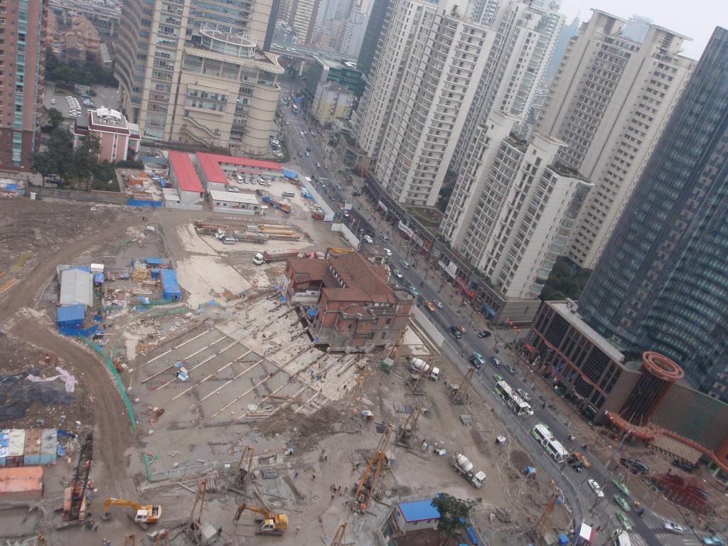 跨越10年，历时13天；2010年2月7日，查公馆整栋建筑成功平移