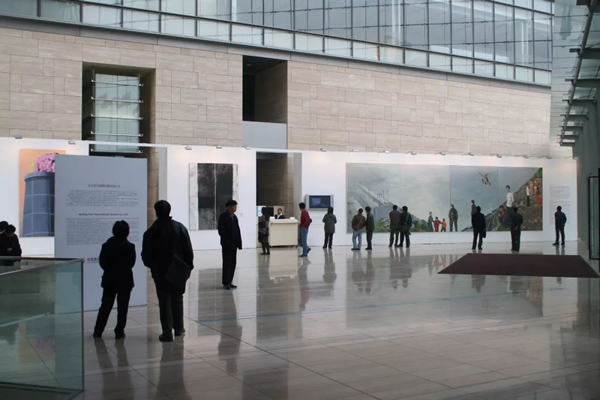 《三峡新移民》在2006年保利秋拍预展现场