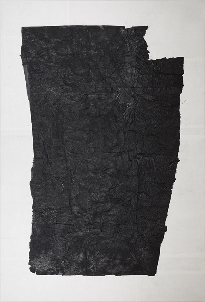 Yang Jiechang 杨诘苍 Monochrome 黑白，1989-1990 Ink，gauze，xuan paper 墨，纱布，宣纸 86 5/8 × 59 1/8 in 220 × 150 cm