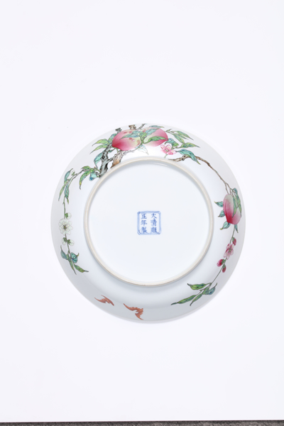 清雍正 粉彩过枝八桃五蝠福寿双全盘成对