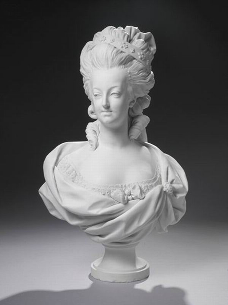 法国王后玛丽·安托瓦内特胸像，法国赛夫尔瓷器厂制，1782年