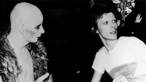  Linsay Kemp的舞台美学对Bowie影响深远