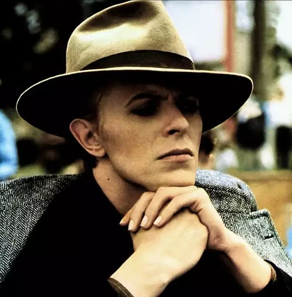 电影《天外来客》中的Bowie
