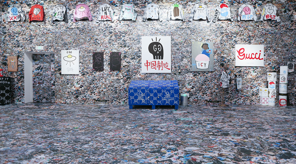 中国上海宝龙美术馆《WAVELENGTH：出厂设置》展览现场，Trevor Andrew《100%Real Made in China》