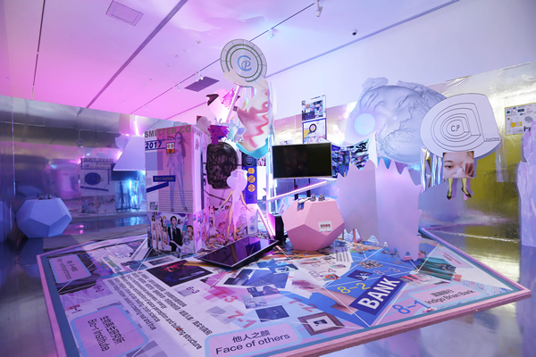 中国上海宝龙美术馆《WAVELENGTH：出厂设置》展览现场，罗苇《水晶宫殿》