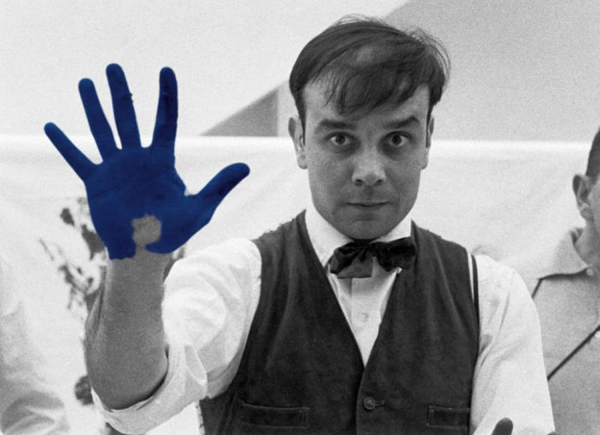 Portrait of Yves Klein during the shooting the documentary of Peter Morley "The Heartbeat of France". Studio of Charles Wilp, Dusseldorf, Germany, February 1961. Copyright Charles Wilp / BPK, Berlin.